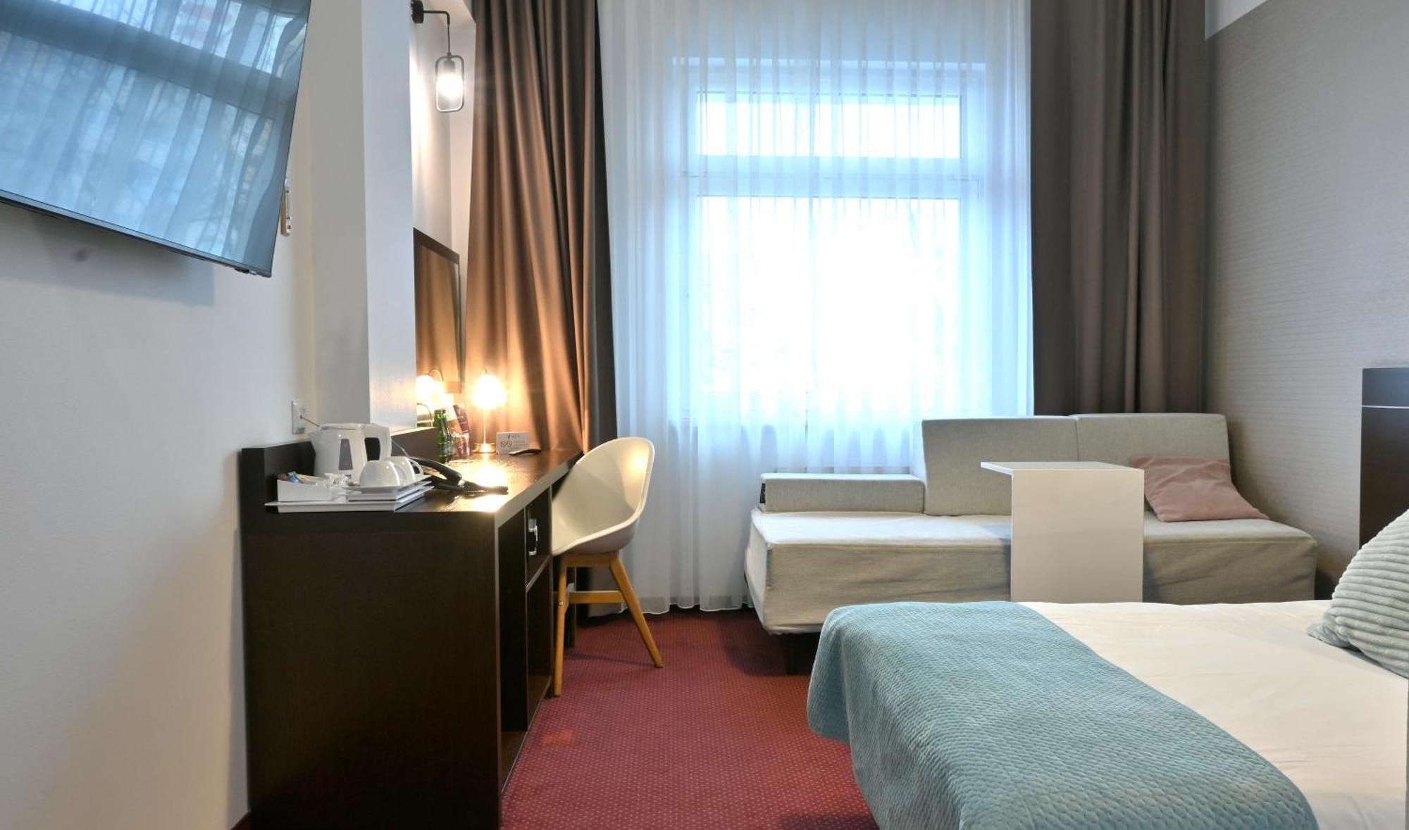 Vestil Hotel Piotrków Trybunalski Exterior foto