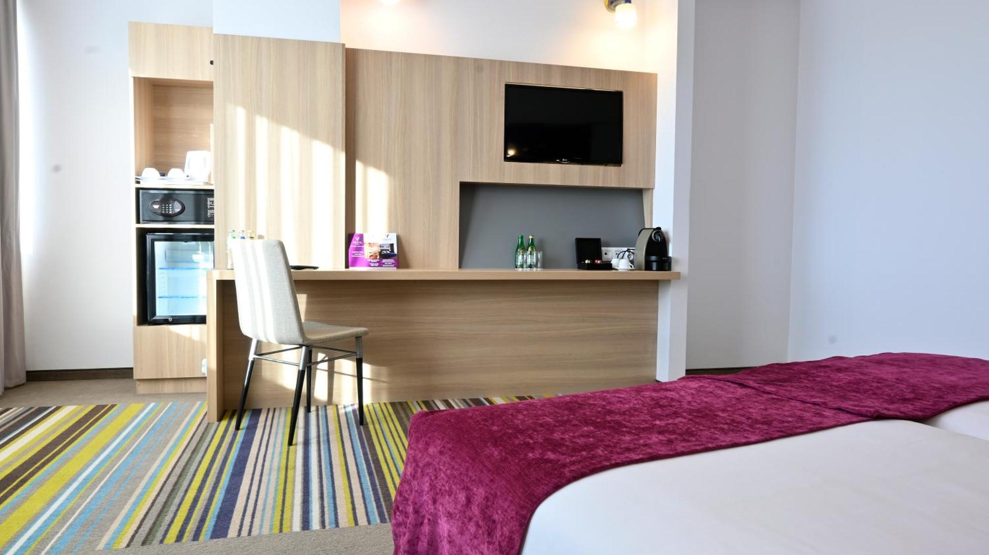 Vestil Hotel Piotrków Trybunalski Exterior foto